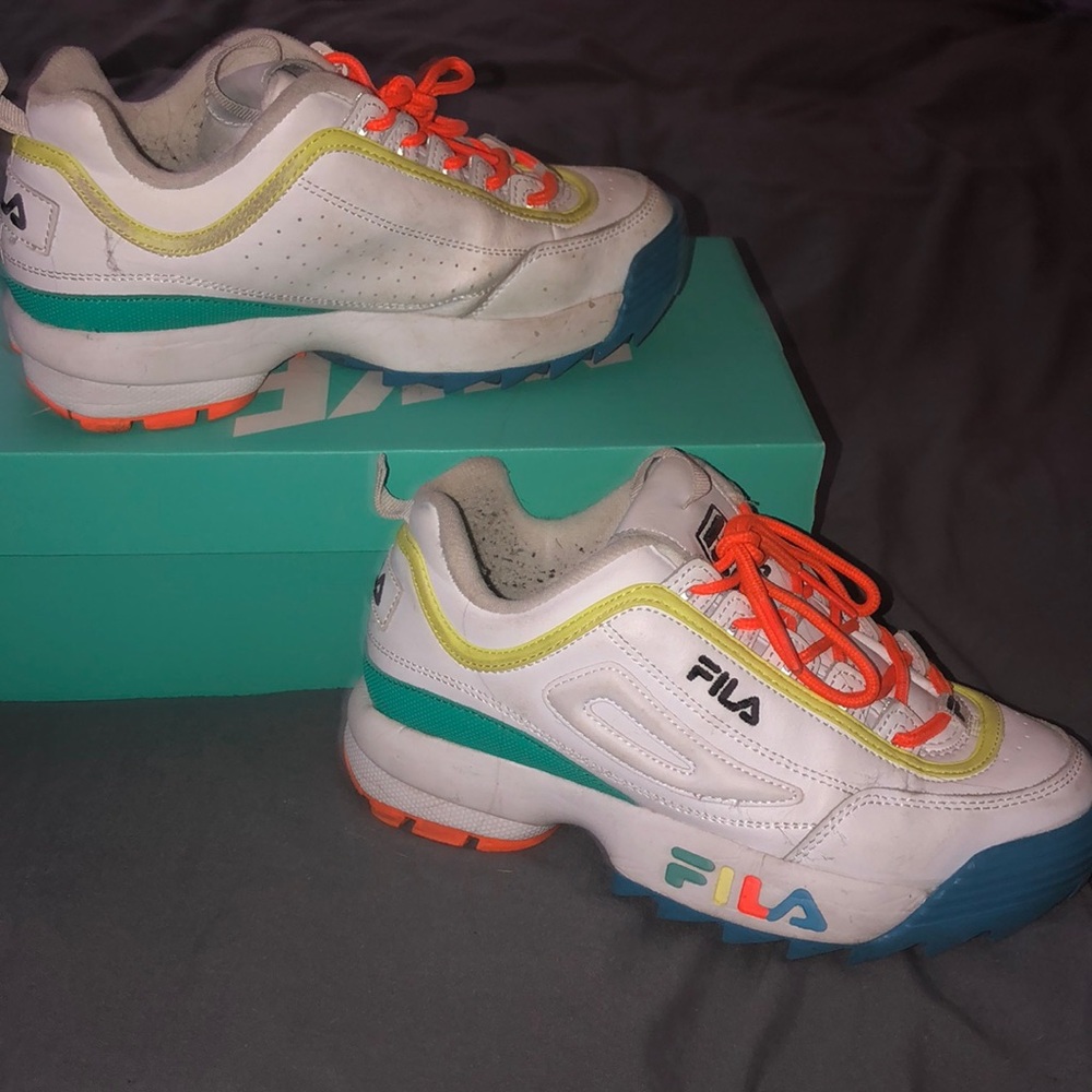 Neon filas size 7 1/2